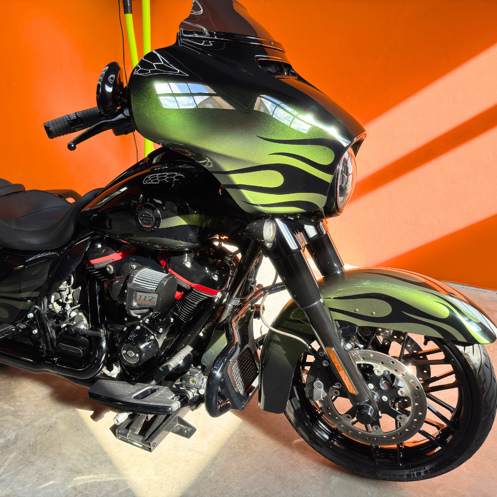 Street Glide CVO Keramikversiegelt von First Detailing Fahrzeugaufbereitung Würzburg